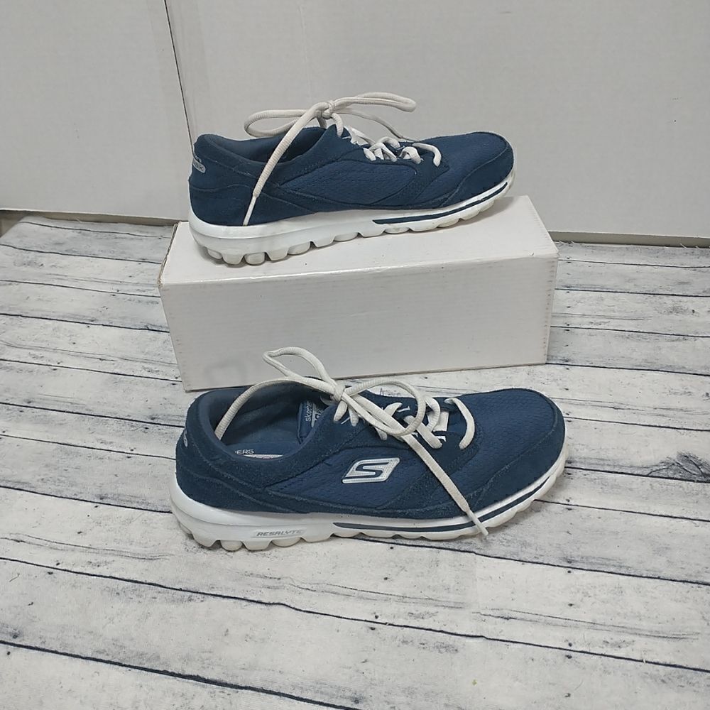Skechers Woman's SZ 7.5 Flex Memory Foam - Navy